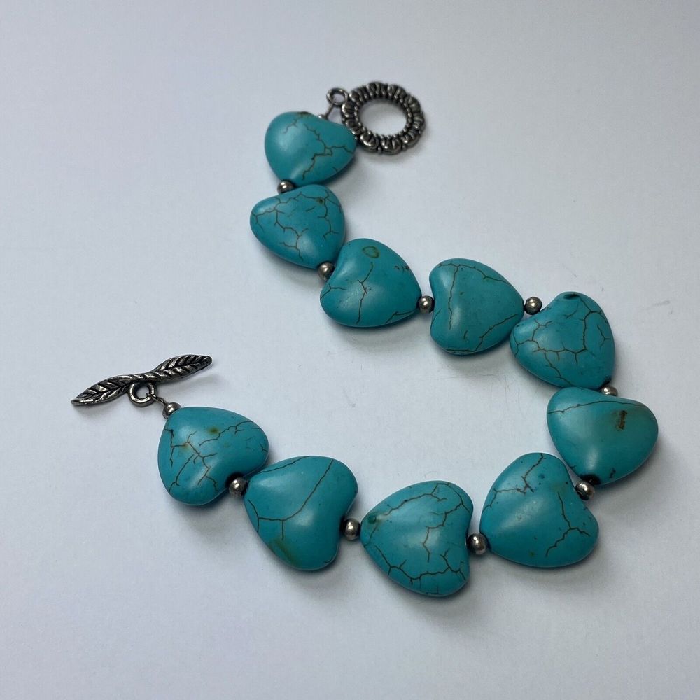 10 Heart Shaped Turquoise Dyed Howlite Beaded Bracelet Silver Tone Spacer Beads - Picture 4 of 8
